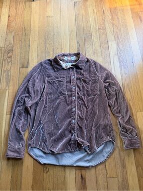 Altar’d state mauve velvet button up